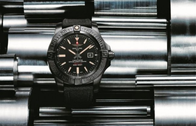 Новинка от Breitling - Avenger Blackbird